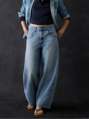 Levi’s Super Baggy Barrel Jean